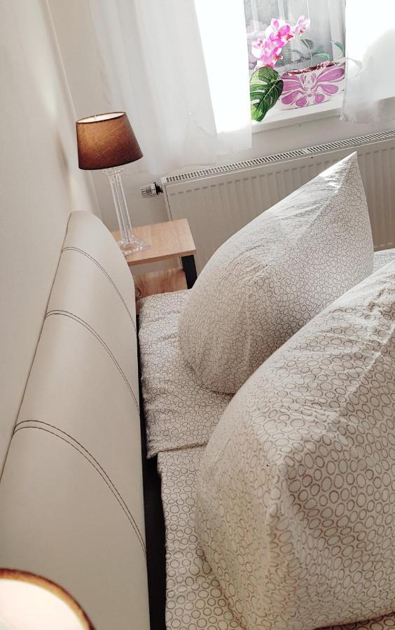 Apartment Zentrum Orchidee, 5min Vom Hbf, Düsseldorf Messe Und Flughafen 35 Min