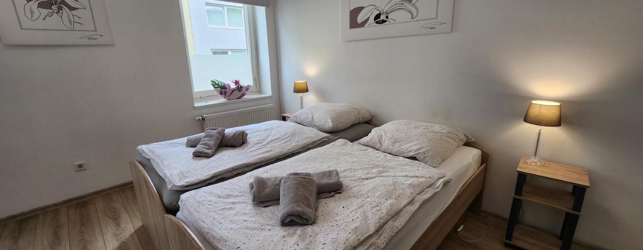 Zentrum Orchidee, 5min Vom Hbf, Düsseldorf Messe Und Flughafen 35 Min * Duisburg