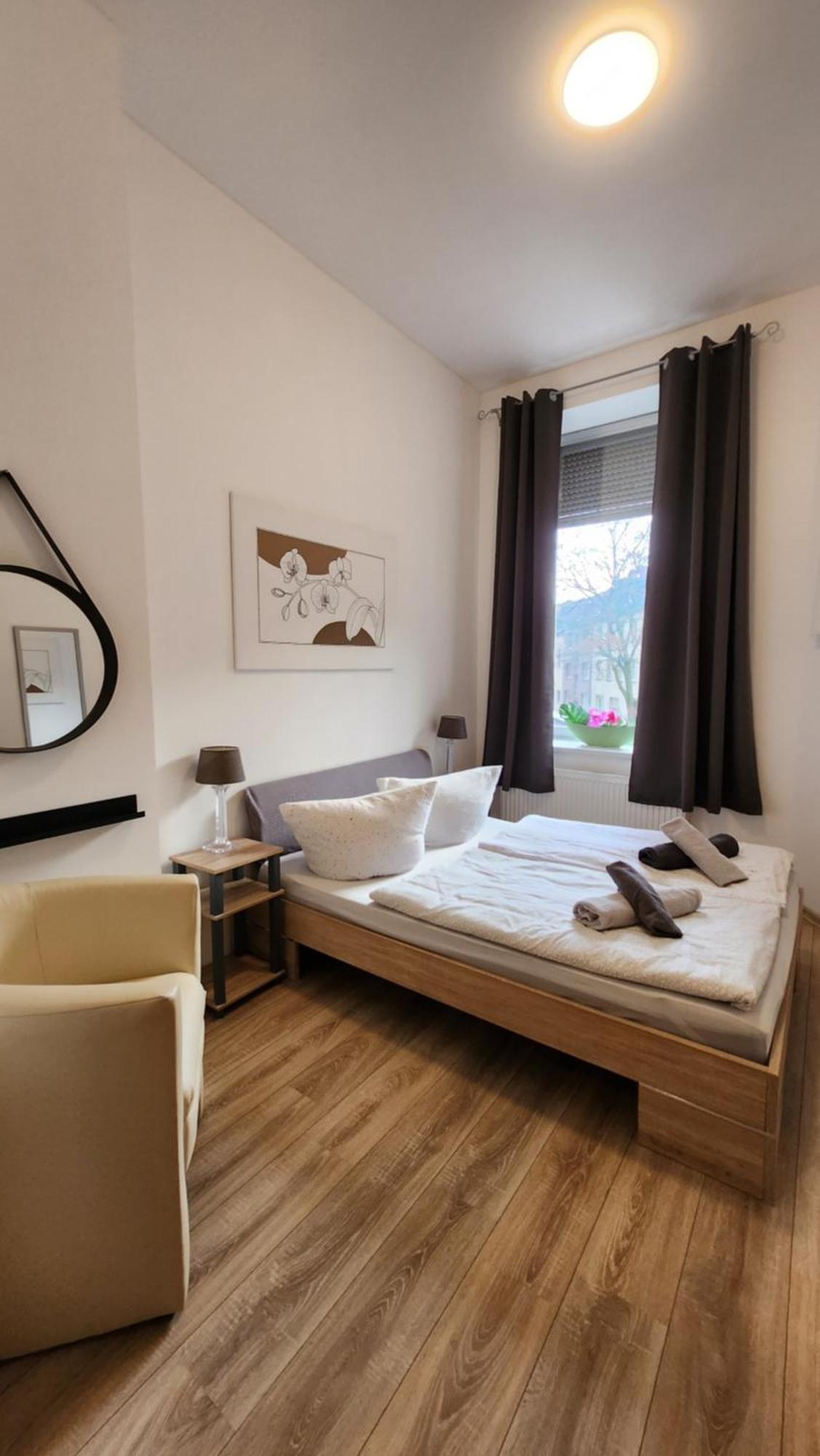Apartment Zentrum Orchidee, 5min Vom Hbf, Düsseldorf Messe Und Flughafen 35 Min *