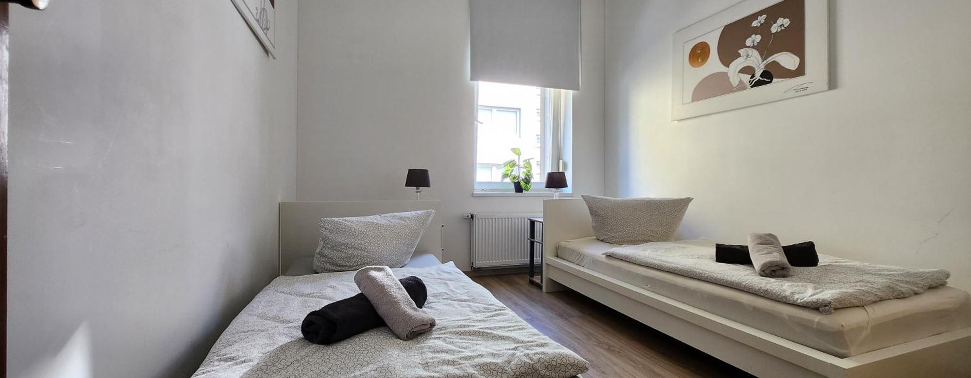 Zentrum Orchidee, 5min Vom Hbf, Düsseldorf Messe Und Flughafen 35 Min Apartment Duisburg