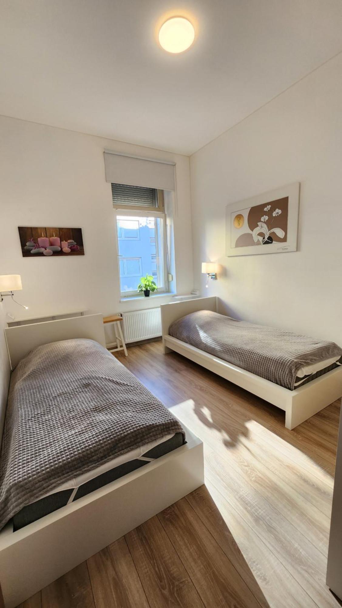 Apartment Zentrum Orchidee, 5min Vom Hbf, Düsseldorf Messe Und Flughafen 35 Min