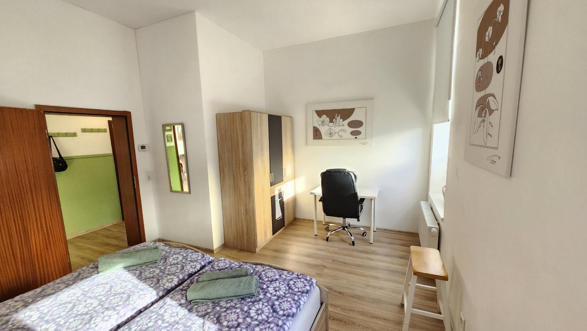 Zentrum Orchidee, 5min Vom Hbf, Düsseldorf Messe Und Flughafen 35 Min Apartment