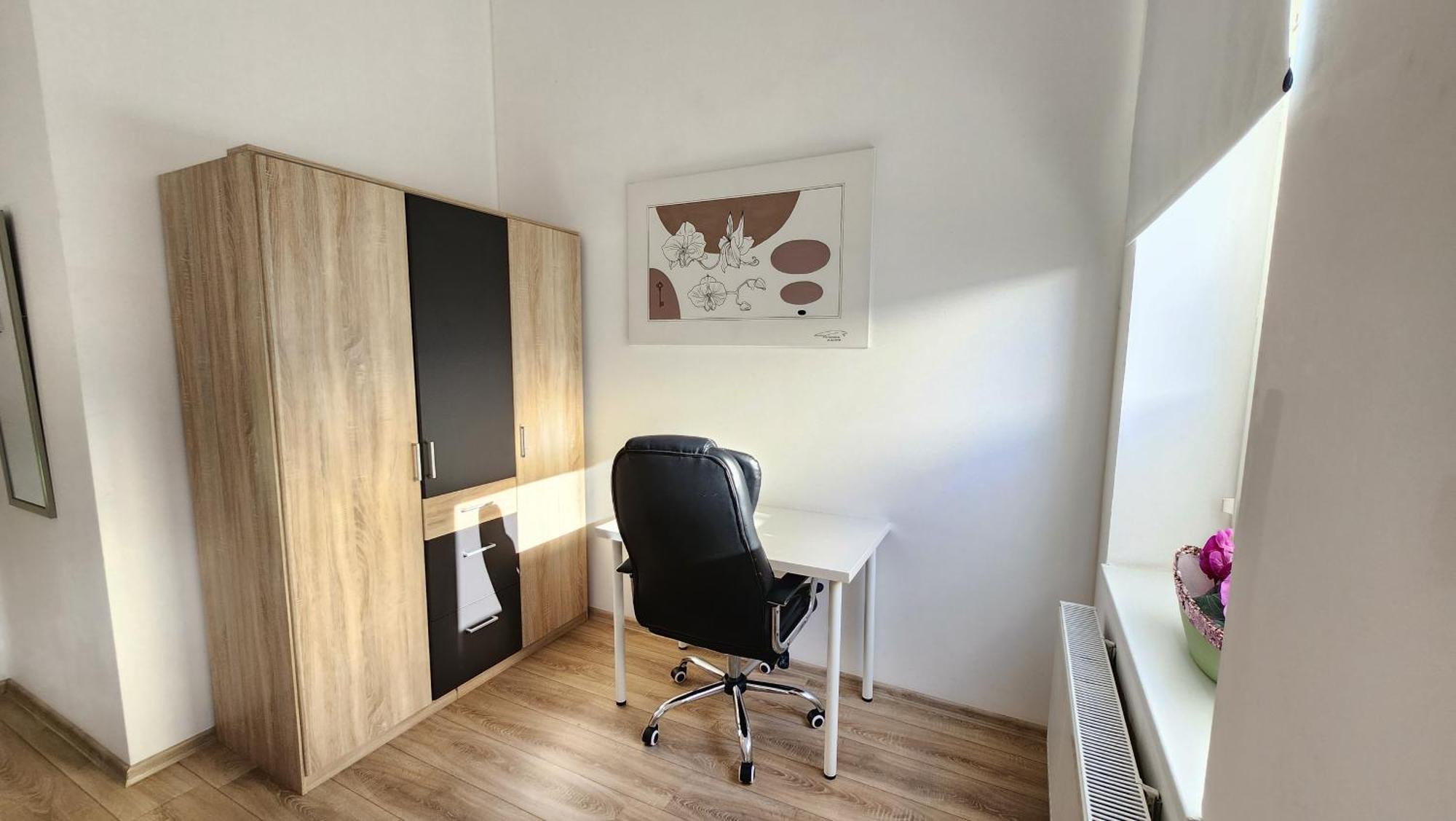 Apartment Zentrum Orchidee, 5min Vom Hbf, Düsseldorf Messe Und Flughafen 35 Min